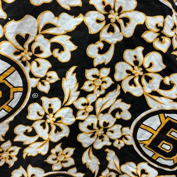 Boston Bruins NHL Hawaiian Shirt Kids Size 14 | Floral Bruins Fan Button Up - Picture 5 of 7